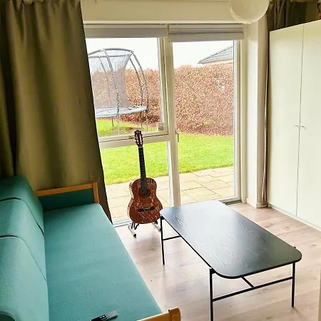Spacious Family Retreat With Garden & Patio