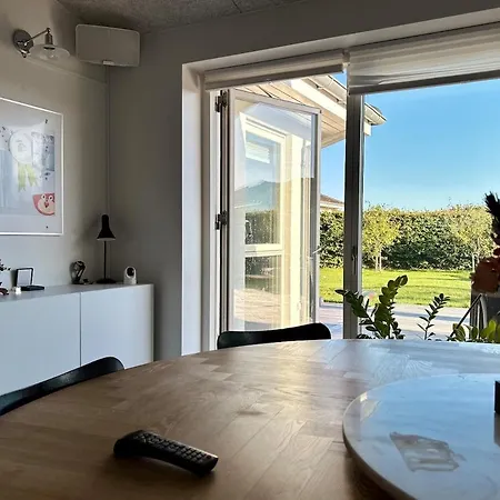 Villa Spacious City Family Retreat With Garden & Patio Odense