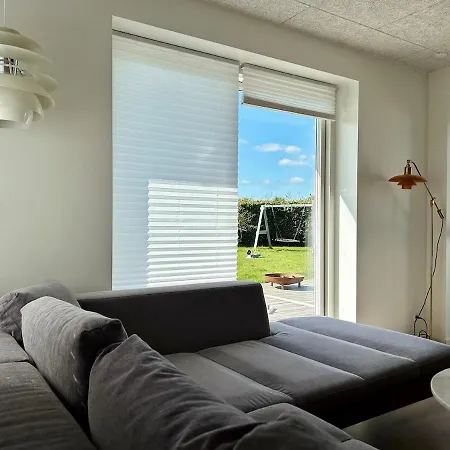 Spacious Family Retreat With Garden & Patio *