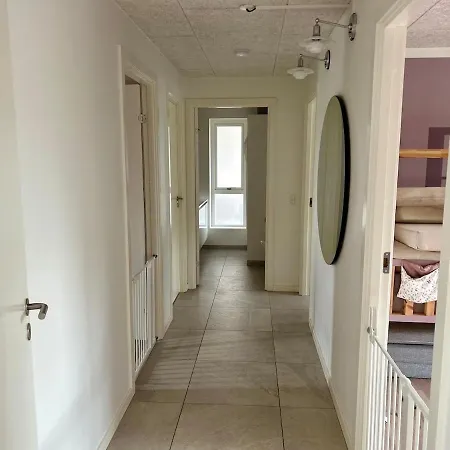 Spacious City Family Retreat With Garden & Patio