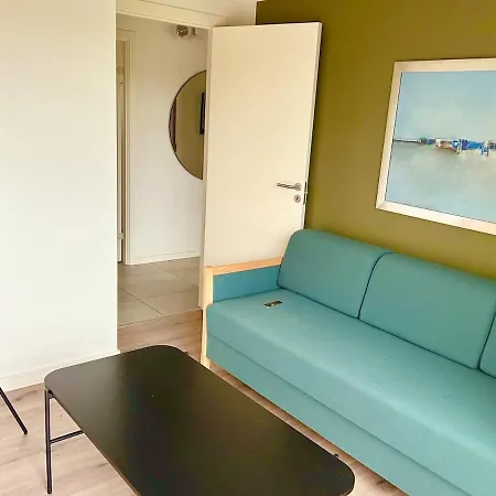 Spacious City Family Retreat With Garden & Patio Villa