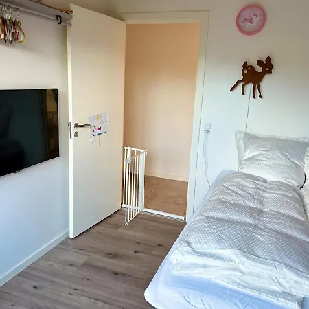 Villa Spacious City Family Retreat With Garden & Patio *