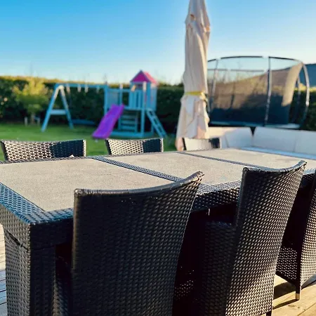 Villa Spacious City Family Retreat With Garden & Patio Odense