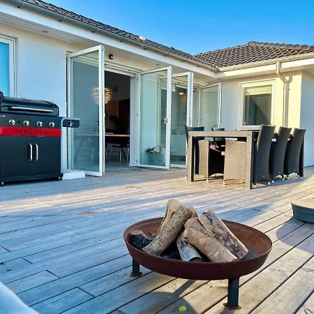 Spacious City Family Retreat With Garden & Patio Villa Odense