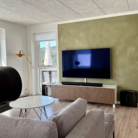 Spacious City Family Retreat With Garden & Patio Villa Odense