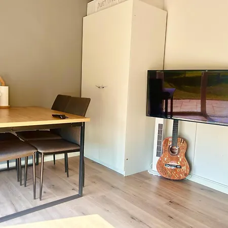 Spacious Family Retreat With Garden & Patio Villa *