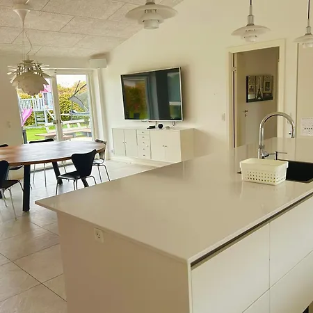 Spacious Family Retreat With Garden & Patio Villa Odense